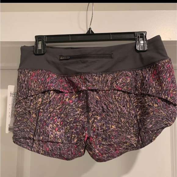 Lululemon Speed Up Shorts - Picture 2 of 3
